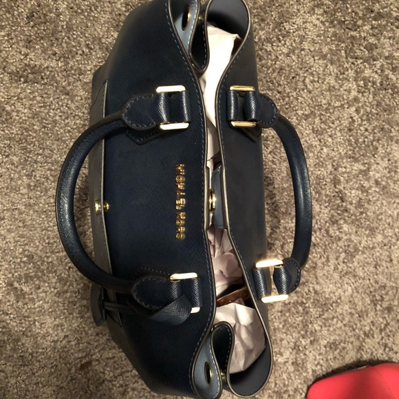 Michael Kors purses - Picture 3 of 8